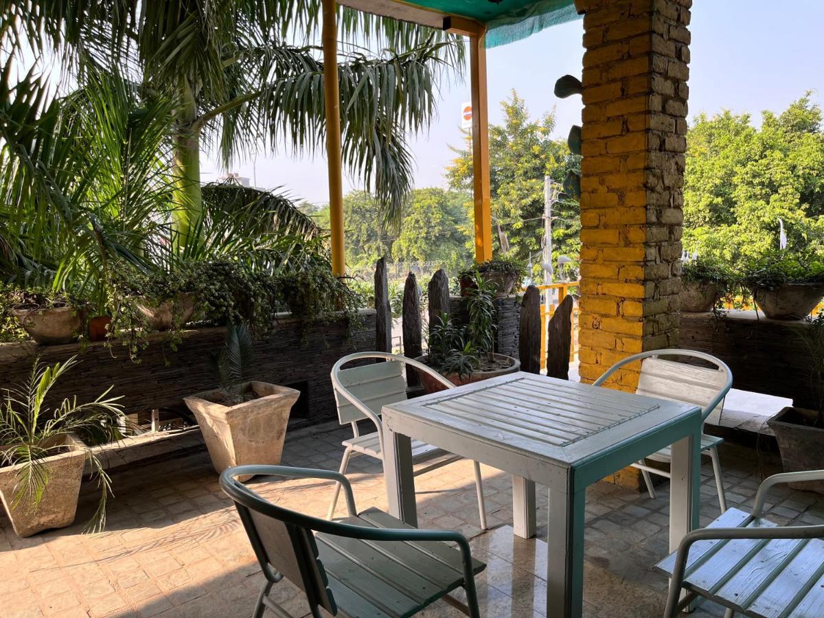 Aakritii Hotels Γκουργκάον Εξωτερικό φωτογραφία